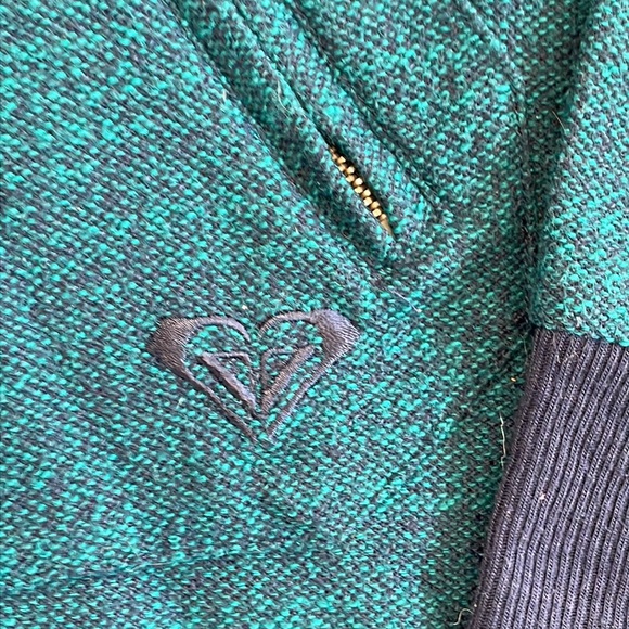 ROXY Green/Blue Knit Distressed Pullover Hoodie  Jacket w/ Pocket Size Medium - Picture 4 of 10